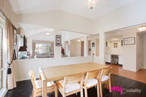 Property photo of 18 Dore Place Mount Annan NSW 2567