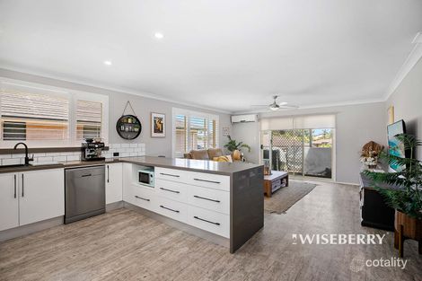 Property photo of 4 Highcliff Close Woongarrah NSW 2259