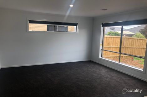 Property photo of 39 Botany Way Pakenham VIC 3810