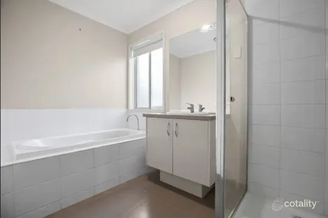 Property photo of 10 Susan Place Tarneit VIC 3029