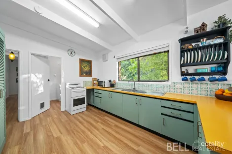 Property photo of 296 Sheffield Road Montrose VIC 3765