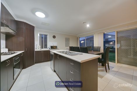 Property photo of 18 Hanrahan Wynd Lynbrook VIC 3975