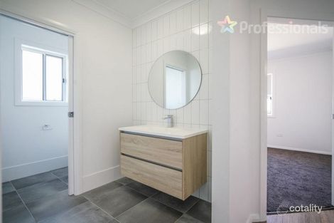 Property photo of 42 Paradise Drive Gobbagombalin NSW 2650