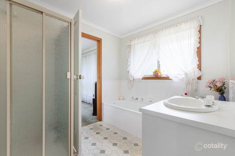 Property photo of 4 Brompton Place Alfredton VIC 3350