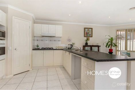 Property photo of 12 Hinchinbrook Close Caroline Springs VIC 3023