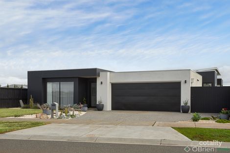 Property photo of 13 Peppercorn Crescent Warragul VIC 3820