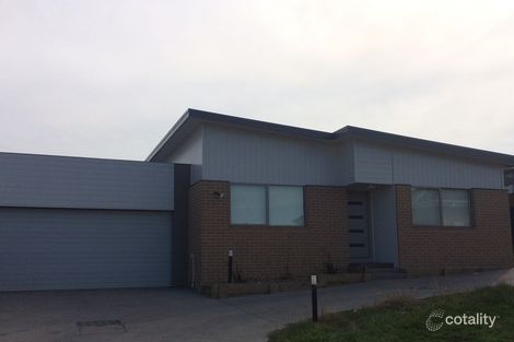 Property photo of 1/12 Spaniel Lane Pakenham VIC 3810