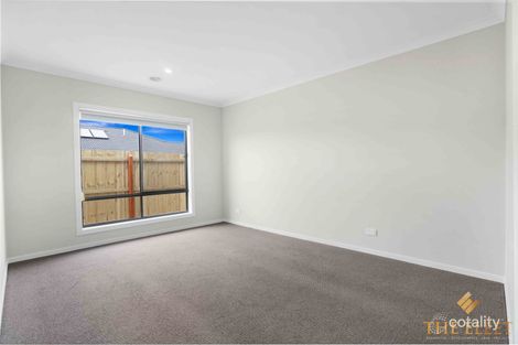 Property photo of 4 Unison Circuit Strathtulloh VIC 3338