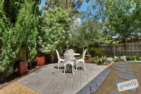 Property photo of 2/15 Hardy Court Berwick VIC 3806