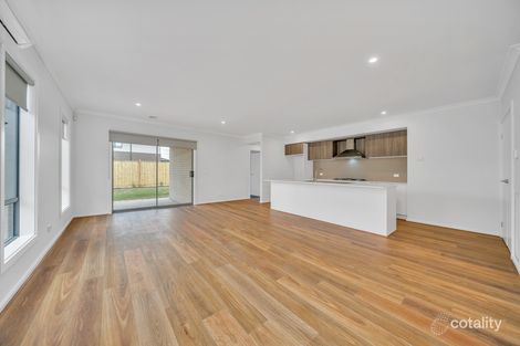 42 Grande Belmond Ave, Clyde, VIC 3978