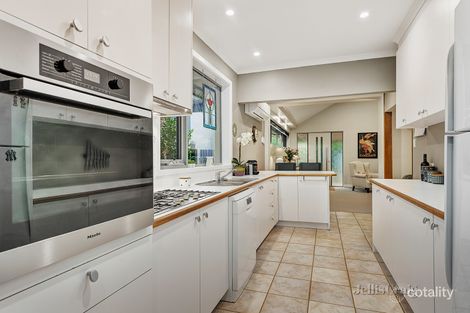 Property photo of 56 Leeds Road Mount Waverley VIC 3149