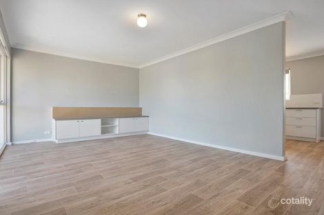 Property photo of 44 Edmund Way Calista WA 6167