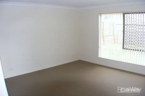 Property photo of 8 Figtree Court Yamanto QLD 4305