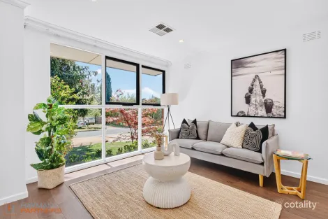 Property photo of 5 Lamb Place Chifley ACT 2606