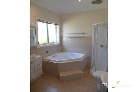 Property photo of 36 Franklin Parade Lynbrook VIC 3975