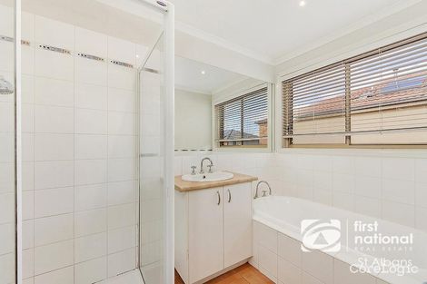 Property photo of 6 Celendine Place Hillside VIC 3037