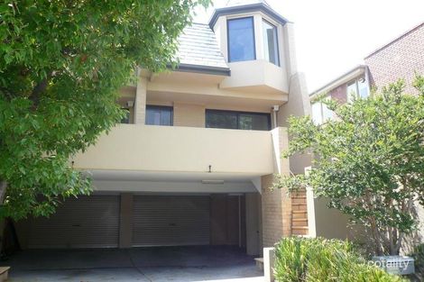 9d Wando Gr, St Kilda East, VIC 3183