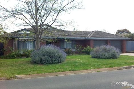 19 Lisbon Rd, Craigmore, SA 5114