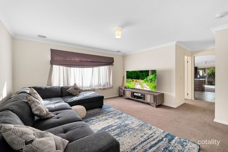 Property photo of 21 Pipetrack Circuit Cranbourne East VIC 3977