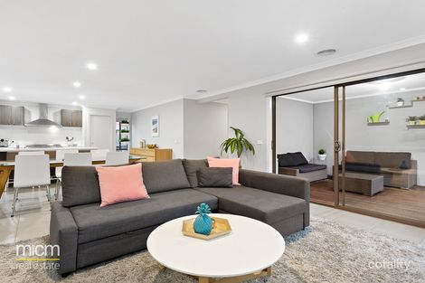 Property photo of 30 Maldive Grove Point Cook VIC 3030