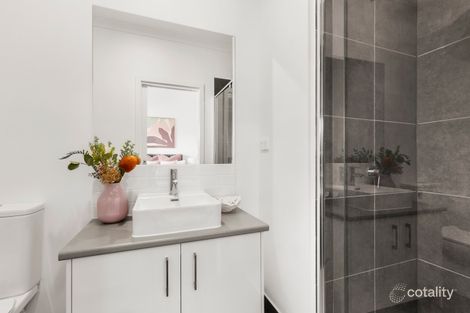 Property photo of 7 Travertine Loop Berwick VIC 3806