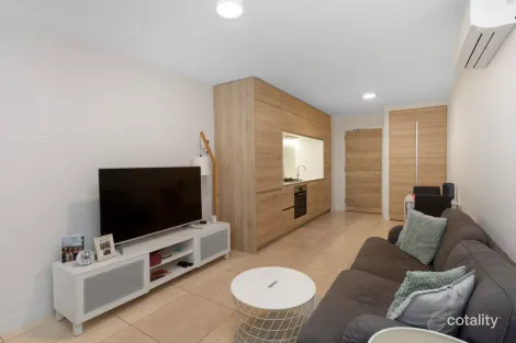 Property photo of 705/12 Queens Road Melbourne VIC 3004