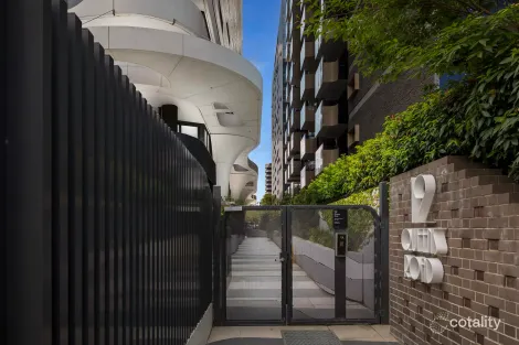 Property photo of 705/12 Queens Road Melbourne VIC 3004