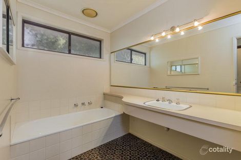 Property photo of 100 Kinlock Street Bell Post Hill VIC 3215