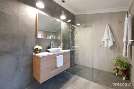 Property photo of 35 Welwyn Crescent Coorparoo QLD 4151