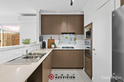 Property photo of 28 McGlinn Way Cloverdale WA 6105