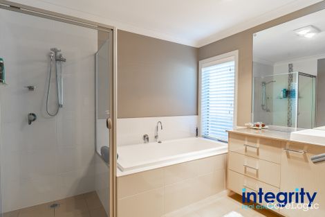 Property photo of 39 Summercloud Crescent Vincentia NSW 2540