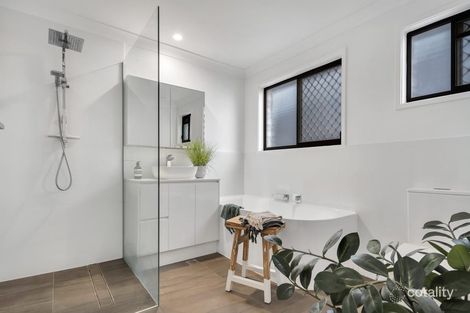 Property photo of 25 Barradine Crescent Helensvale QLD 4212