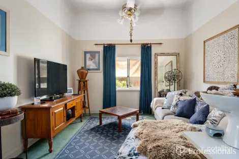 Property photo of 231 Burt Street Victory Heights WA 6432