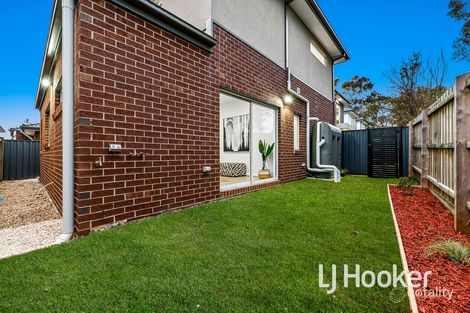 Property photo of 4/10 Sylvanwood Crescent Narre Warren VIC 3805