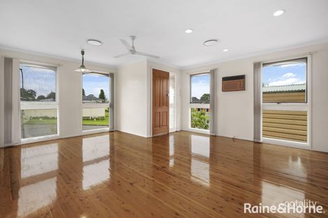 Property photo of 1 Salamaua Place Glenfield NSW 2167