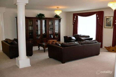 Property photo of 9 Seattle Square Narre Warren VIC 3805