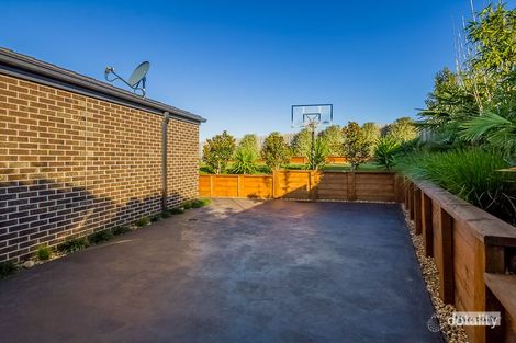 Property photo of 3 Midsummer Lane Drouin VIC 3818