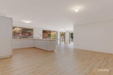 16 Round Hill Dr, Port Kennedy, WA 6172