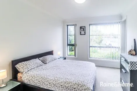 Property photo of 6 Regalia Crescent Glenfield NSW 2167