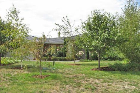 18 Mackenzie Cl, Taylors Lakes, VIC 3038