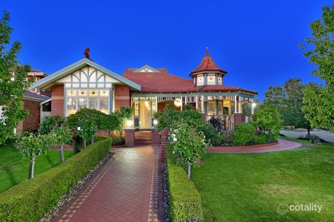 Property photo of 2 Wills Court Taylors Lakes VIC 3038