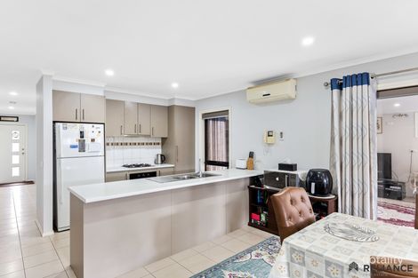 Property photo of 22 Wakefields Drive Brookfield VIC 3338