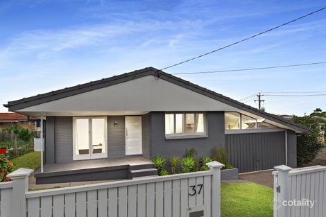 Property photo of 37 Aminya Street Mansfield QLD 4122