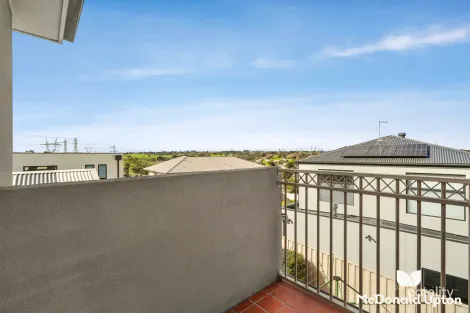 Property photo of 1 Lupin Court Gowanbrae VIC 3043