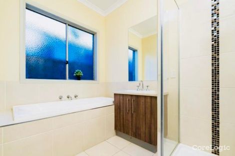 Property photo of 98 Eltham Parade Manor Lakes VIC 3024