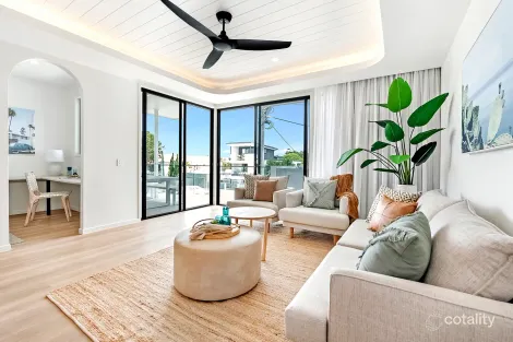 2/91 Dolphin Ave, Mermaid Beach, QLD 4218