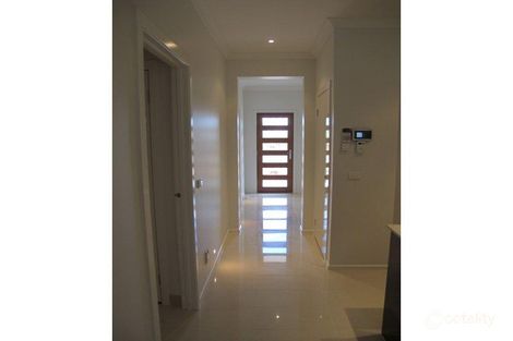 Property photo of 27 Daly Circuit Caroline Springs VIC 3023