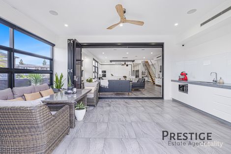 Property photo of 32 Vidal Avenue Elizabeth Hills NSW 2171