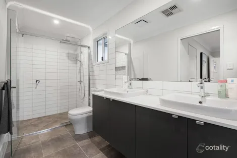 Property photo of 34 Britannia Street Manly QLD 4179