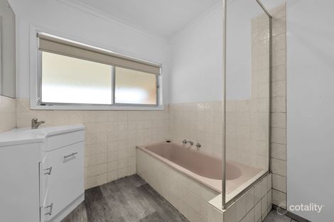 Property photo of 28 Henry Street Pakenham VIC 3810